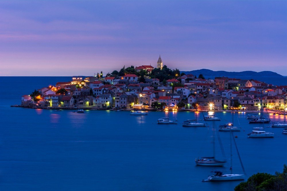 Discover the buzzing life of Primosten town on your Zadar sailing tour