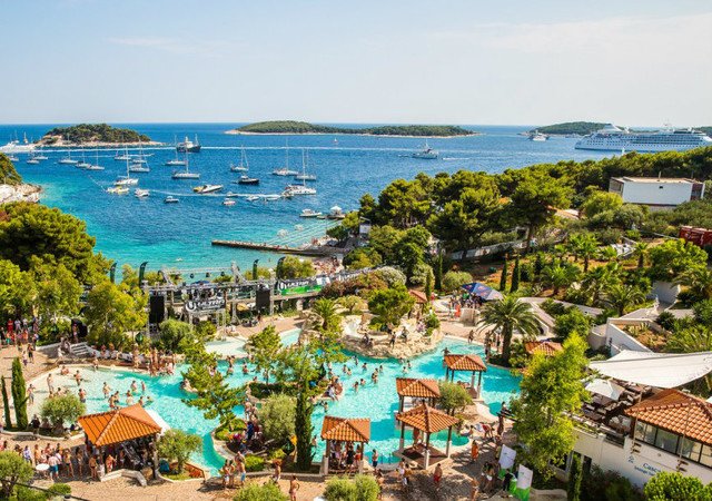 The buzzing town of Hvar