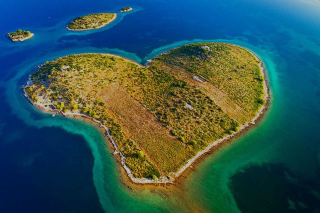 Croatia is a perfect destination for romantic escapes