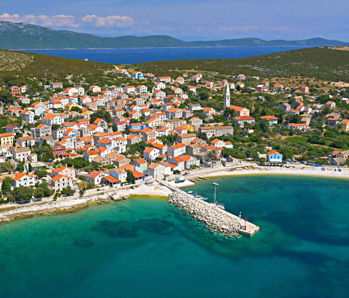 Unije  - a charming colourful village in the middle of Kvarner gulf