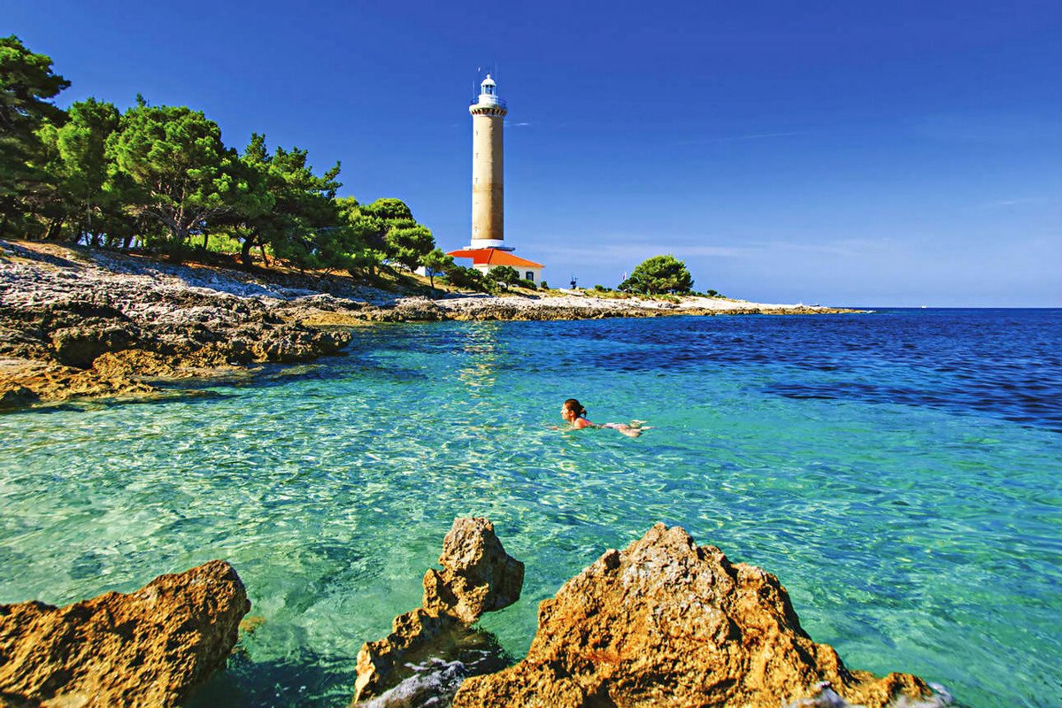 Climb up on Veli Rat, the highest Lighthouse sand on Adriatic