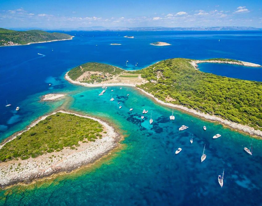 Emerald bay of Budikovac