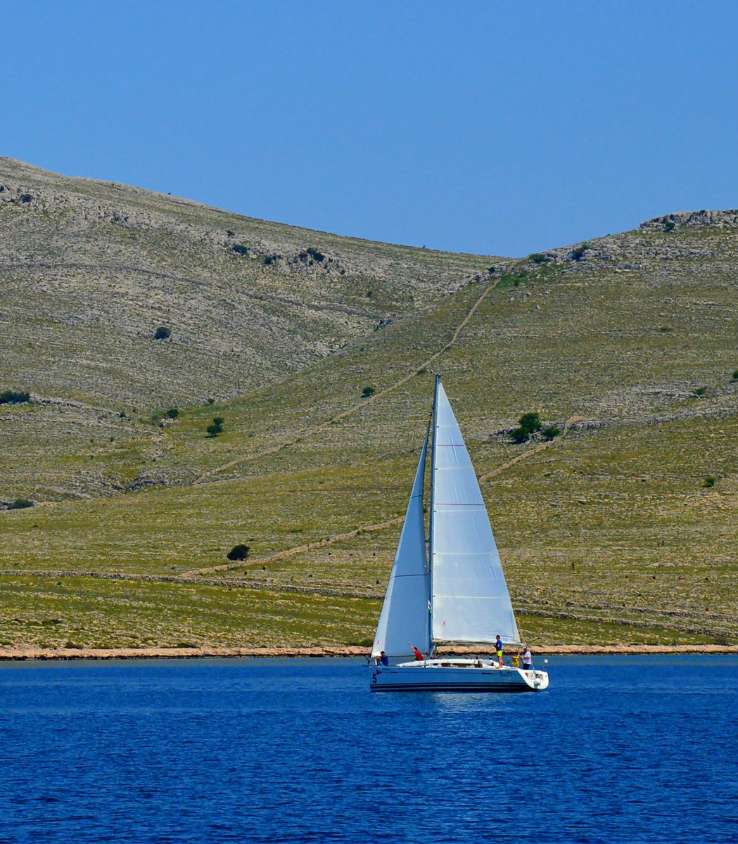 To visit Kornati islands charter a sailboat in Zadar