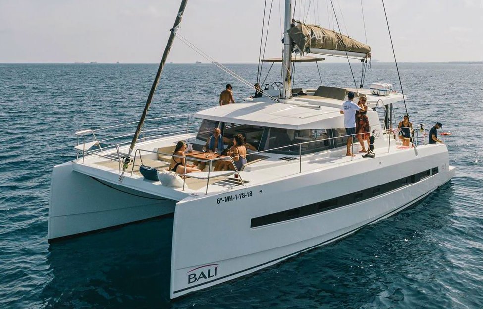 Rent catamaran in Pula Croatia