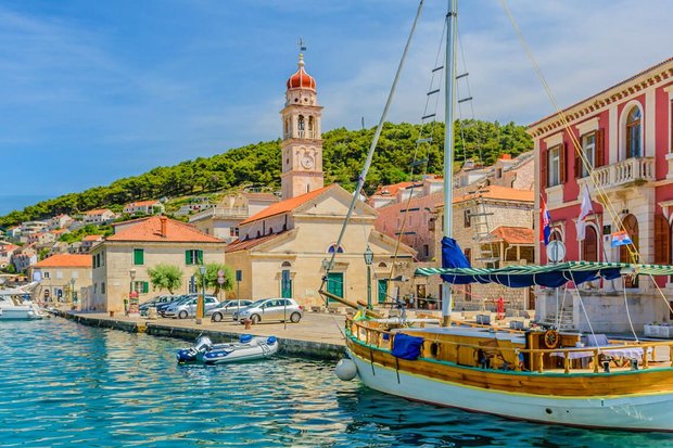 catamaran sailing in Croatia