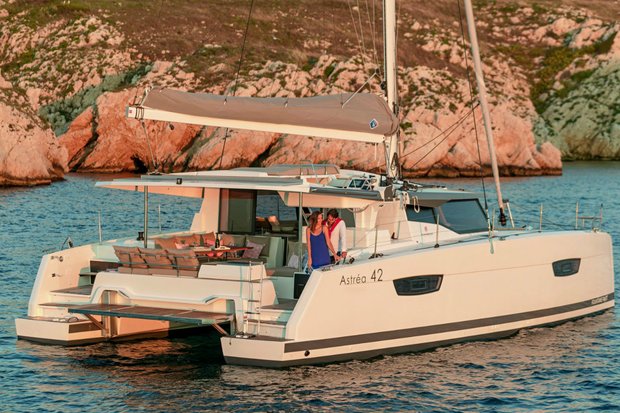 catamarn charter Split