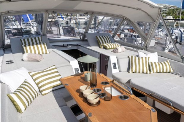 Oceanis 52